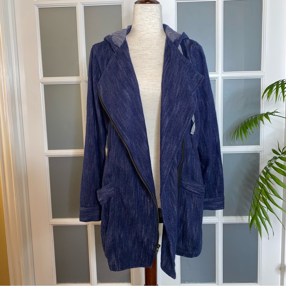 EUC Women’s Size Small, Cabi Long Blue Cotton Denim Hooded Jacket